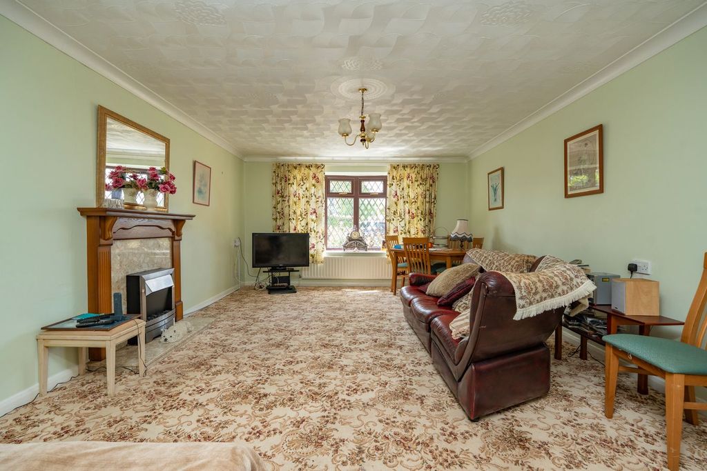 Property photo 2 of 17