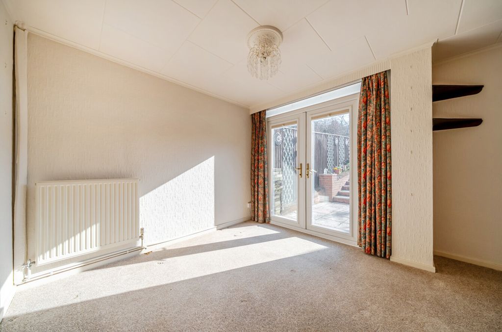 Property photo 3 of 20 1421945-10-69A879...