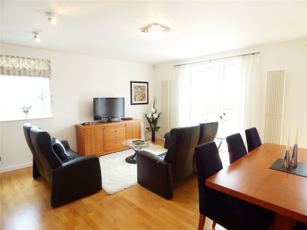 Property photo 3 of 16 Lounge 1