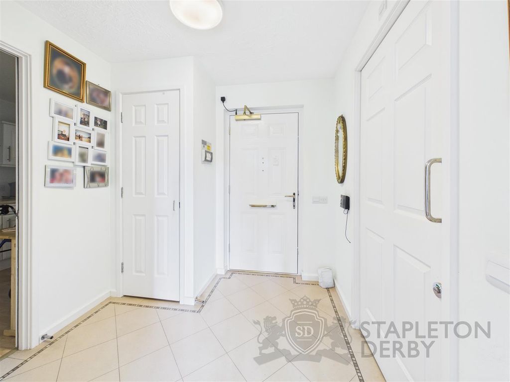 Property photo 3 of 15 Cam04709G0-Pr0341-Still004.Jpg