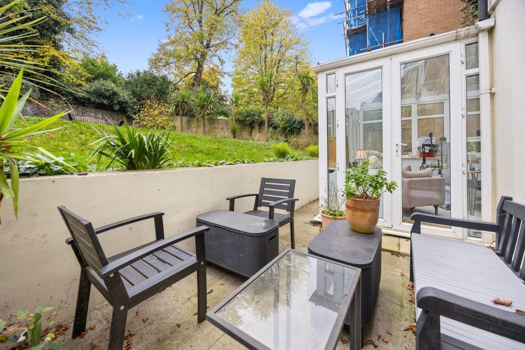 Property photo 2 of 11