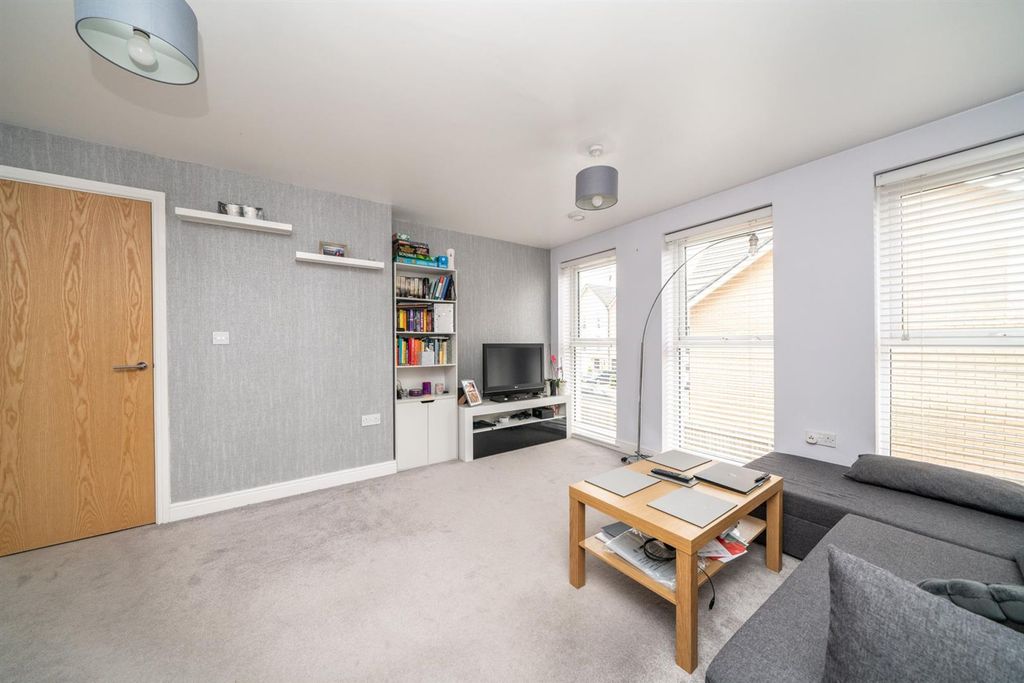 Property photo 2 of 7