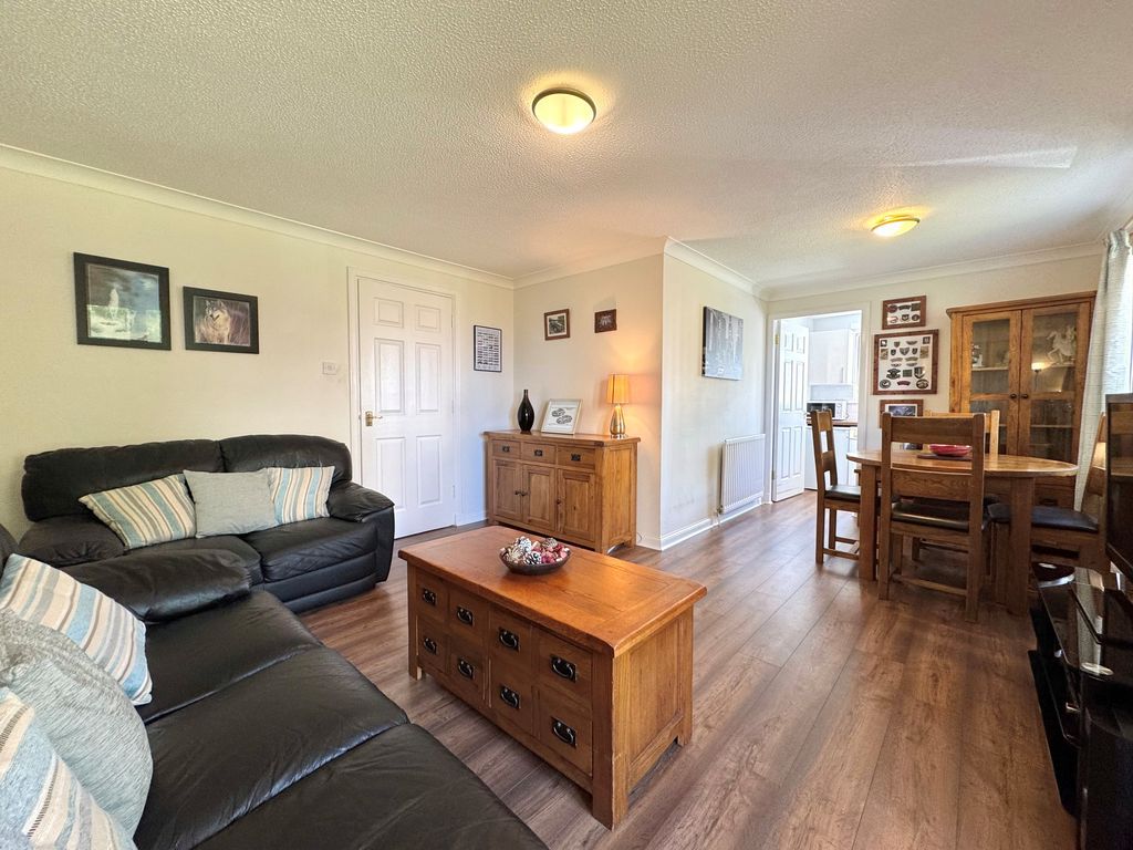 Property photo 3 of 12 Photo 6