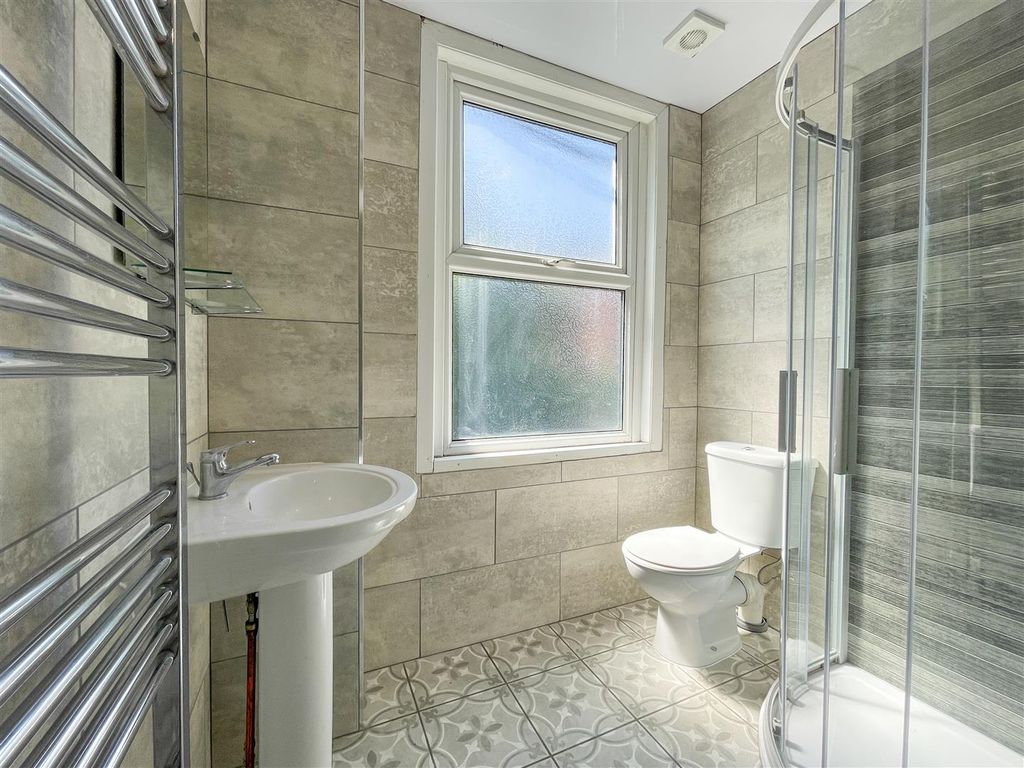 Property photo 2 of 9 16 Filey Street-7.Jpg