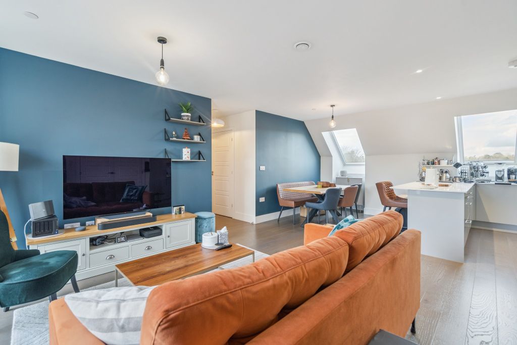 Property photo 2 of 11