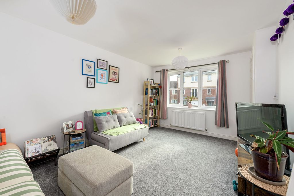 Property photo 2 of 24