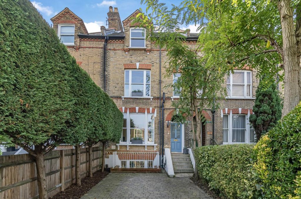Property photo 1 of 19