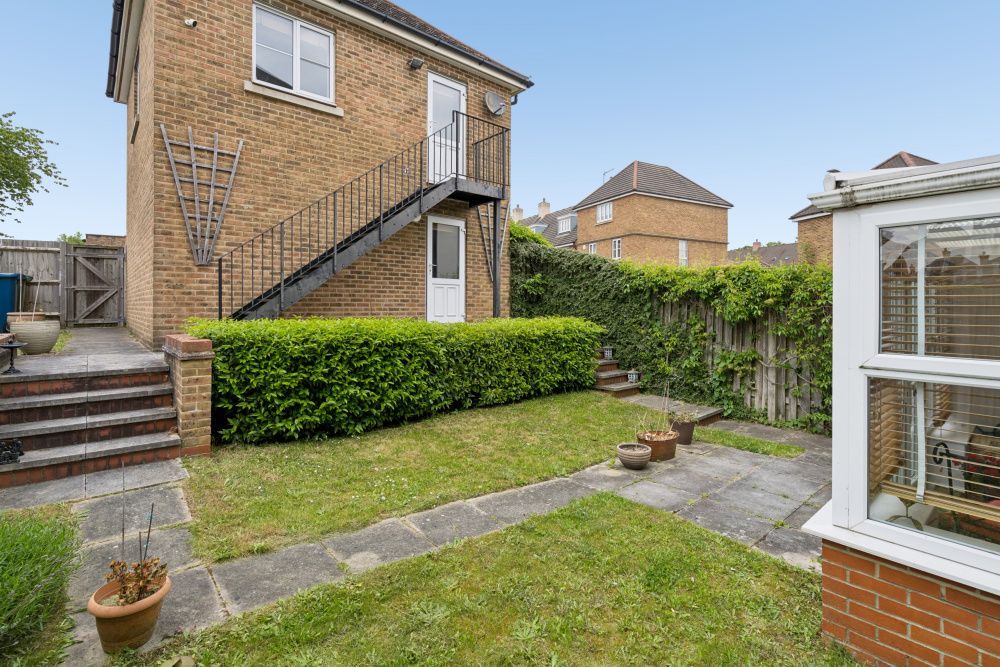 Property photo 2 of 27