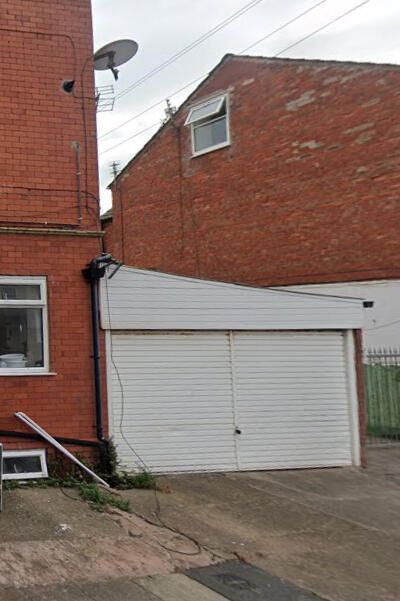 Property photo 1 of 1 Garage