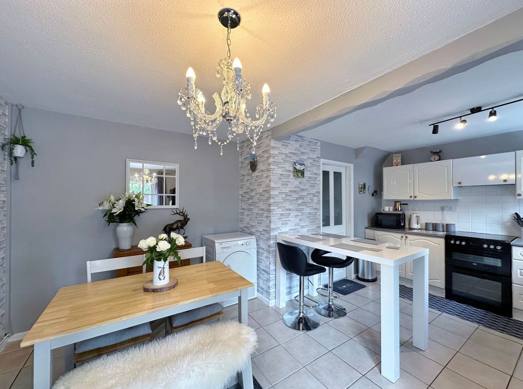 Property photo 3 of 21 Photo 6