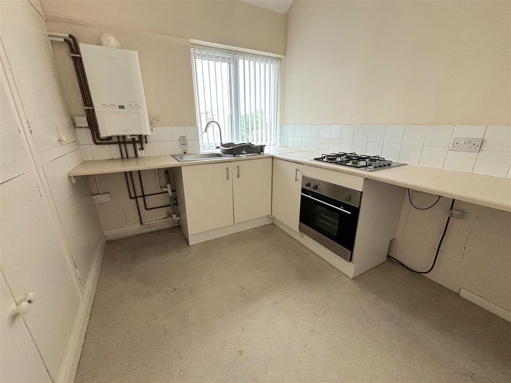 Property photo 3 of 5 Kitchen