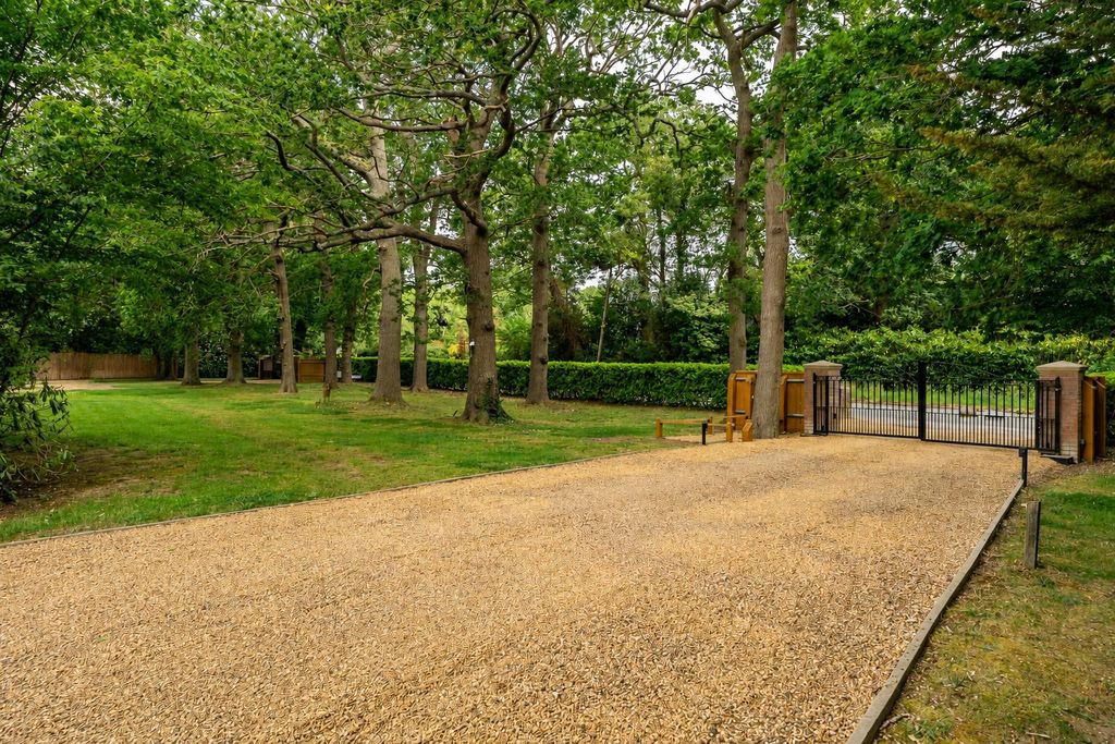 Additional image 31 of 6 bed detached house for saleThe Ridgeway, Cuffley EN6