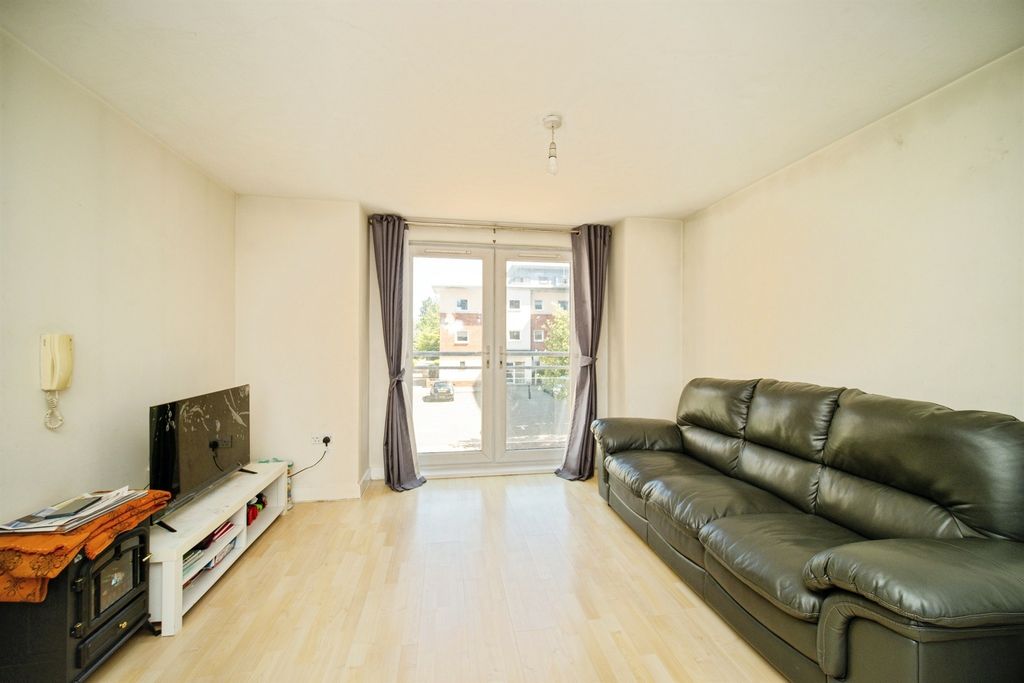 Property photo 3 of 13
