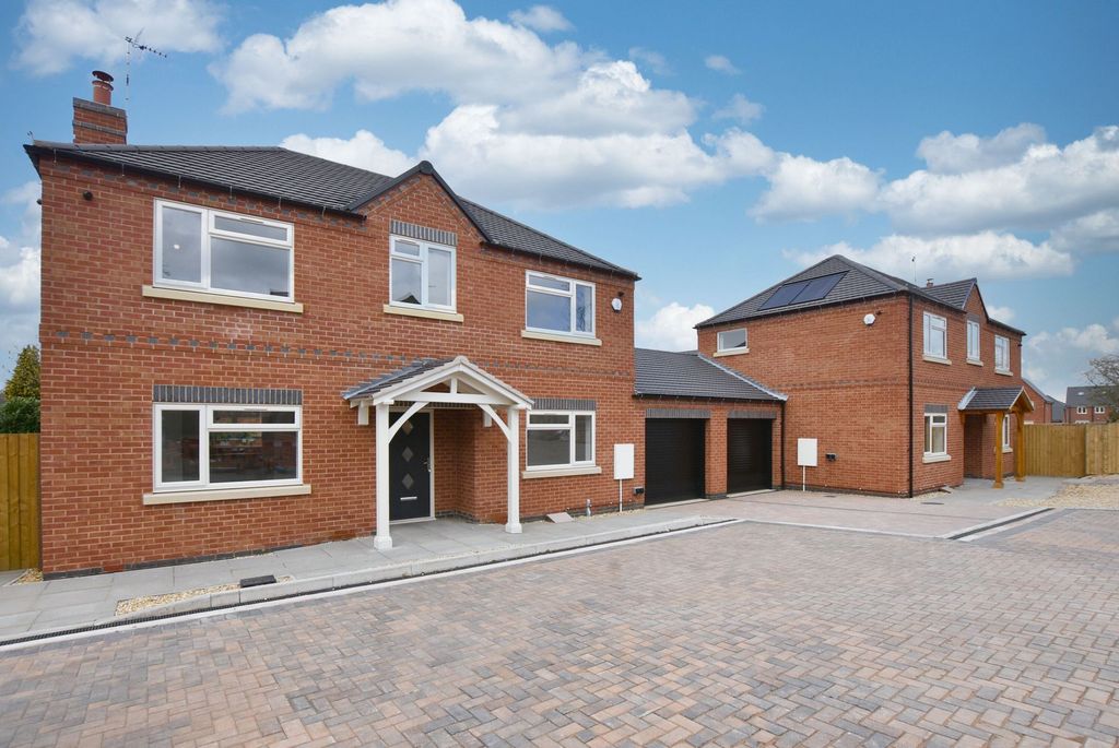 Property photo 1 of 34
