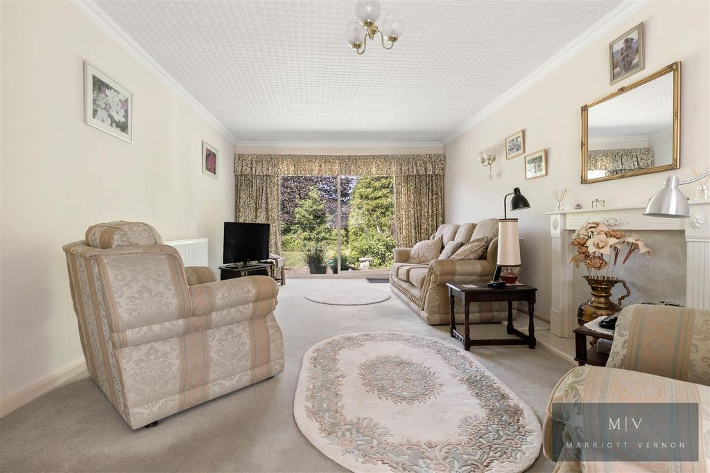 Property photo 3 of 15 Devonshire Way 25A MV-7.Jpg