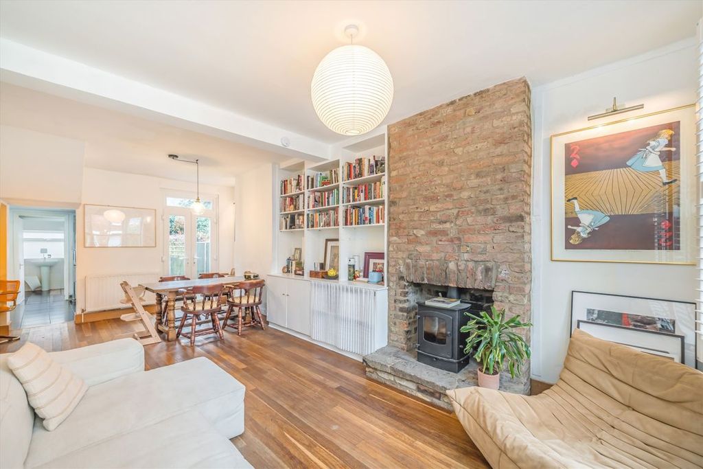 Property photo 2 of 8