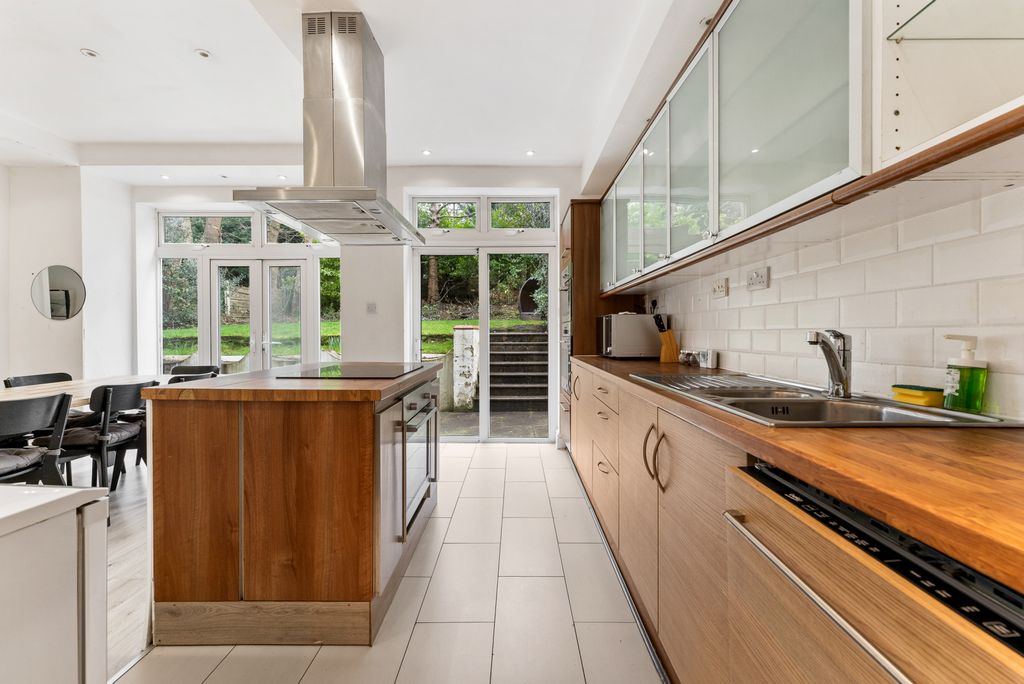 Property photo 2 of 42 Kitchen Diner