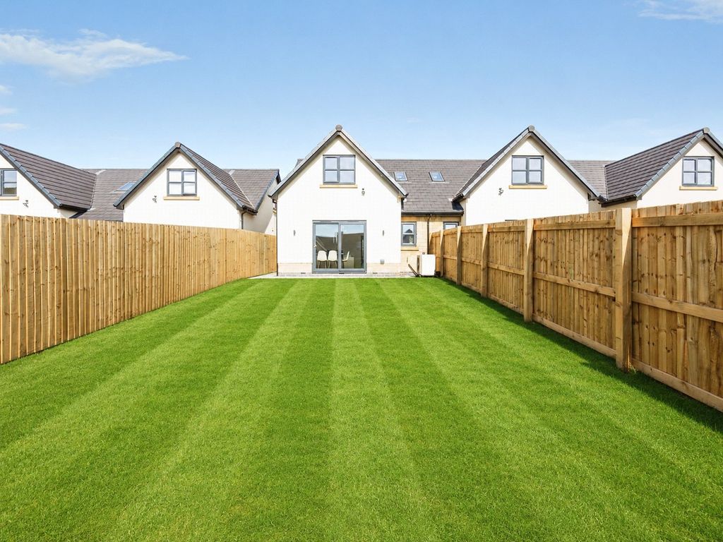 Property photo 3 of 23 Picture No. 24