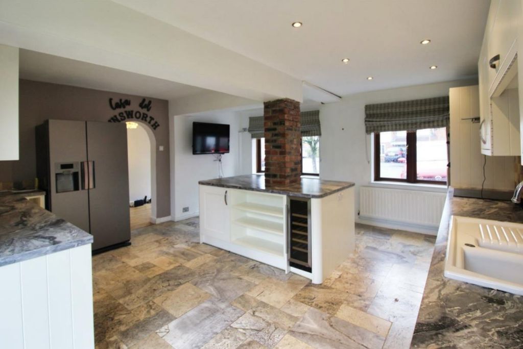 Property photo 3 of 16 Unknown.Jpeg