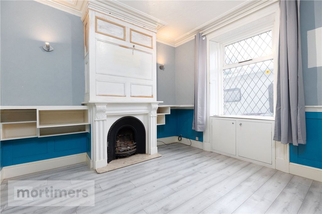 Property photo 2 of 15 Living Room