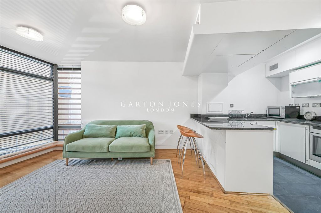 Property photo 2 of 15 Reception