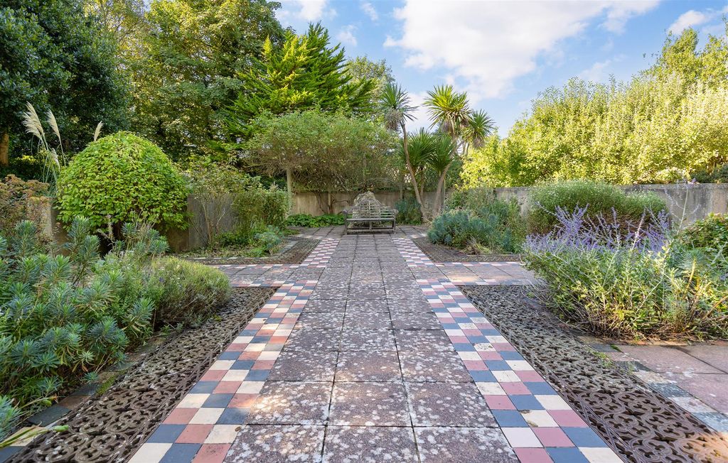 Additional image 8 of 6 bed country house for saleBonchurch, Isle Of Wight PO38