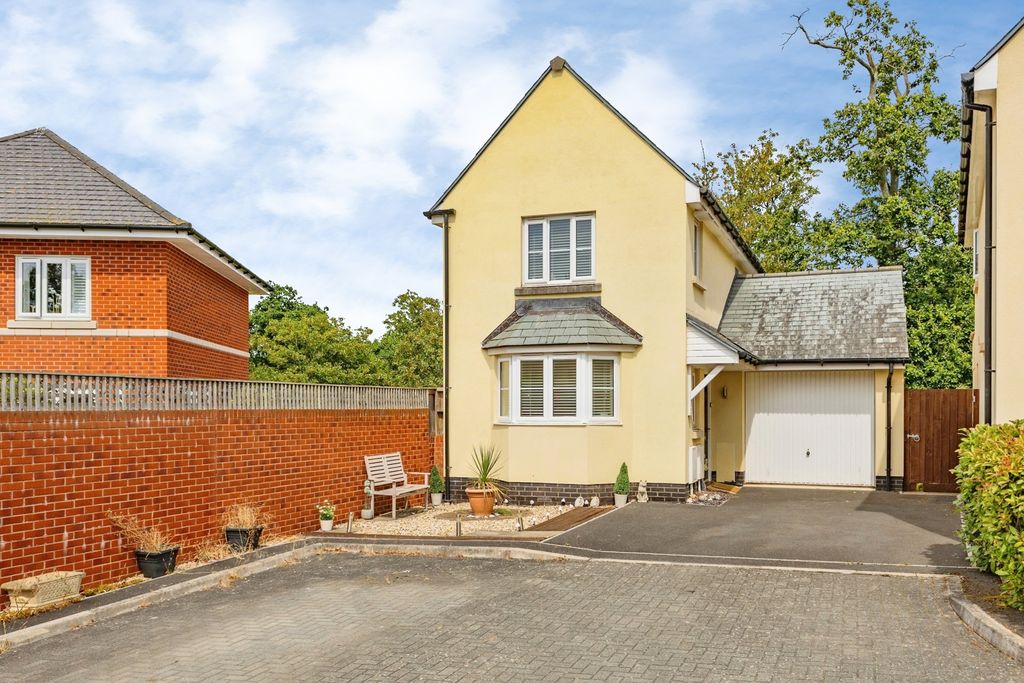 Property photo 1 of 28 Pbox-Img.Jpg