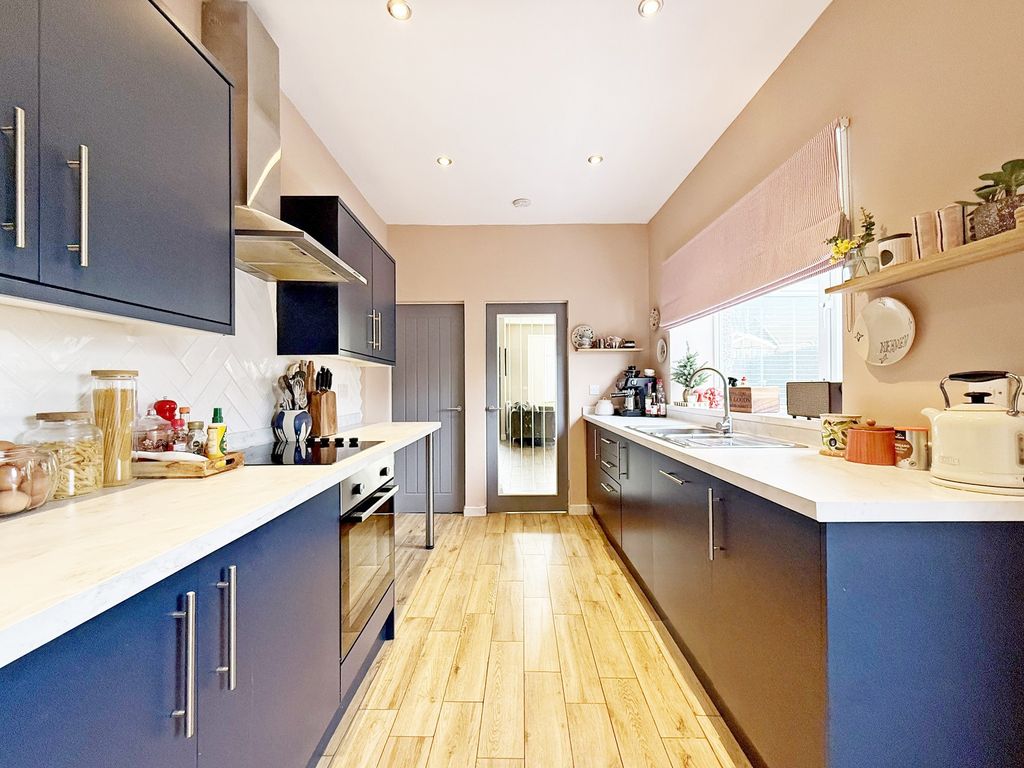 Property photo 3 of 30 Kitchen