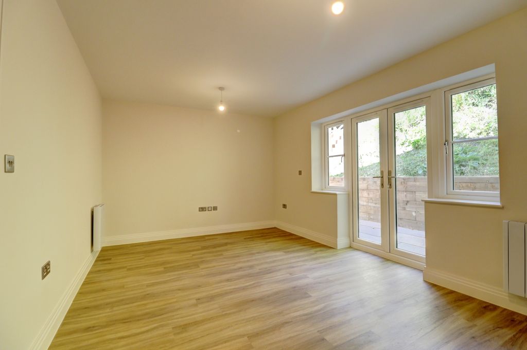 Property photo 3 of 12 Picture No. 06