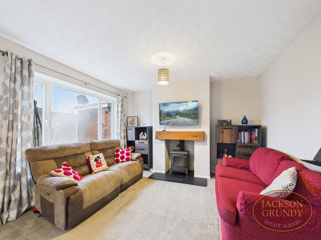 Property photo 2 of 14 Priory Crescent