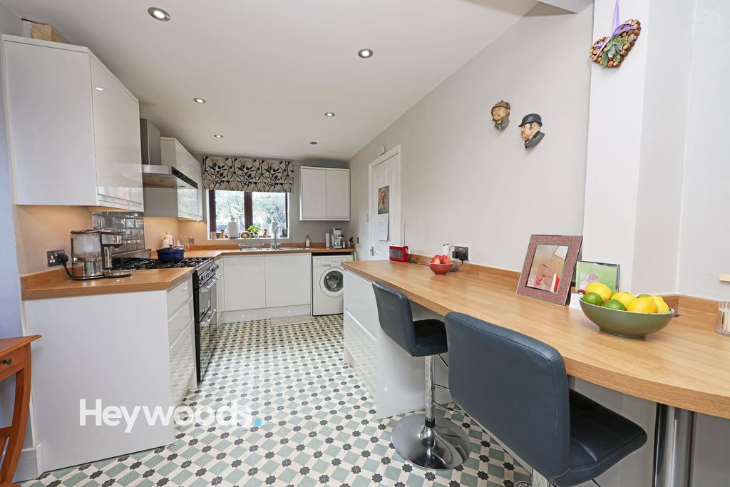 Property photo 3 of 57