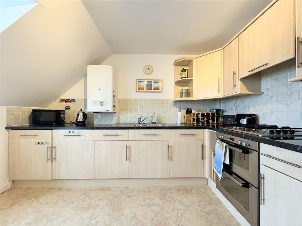 Property photo 2 of 15 Kitchen Diner