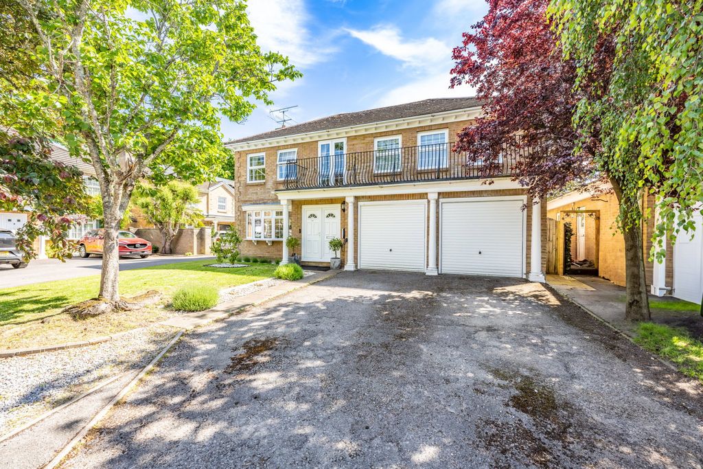 Property photo 1 of 33