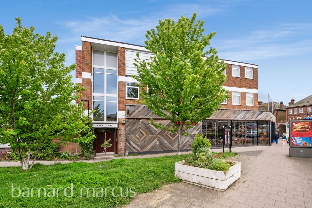 Property photo 1 of 8 Exterior
