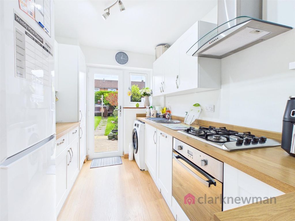 Property photo 2 of 15 Kitchen