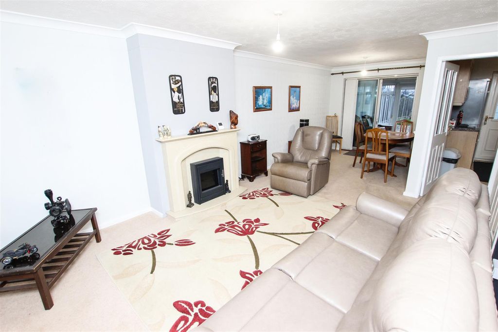 Property photo 3 of 19 Open Plan Lounge/ Dining Room