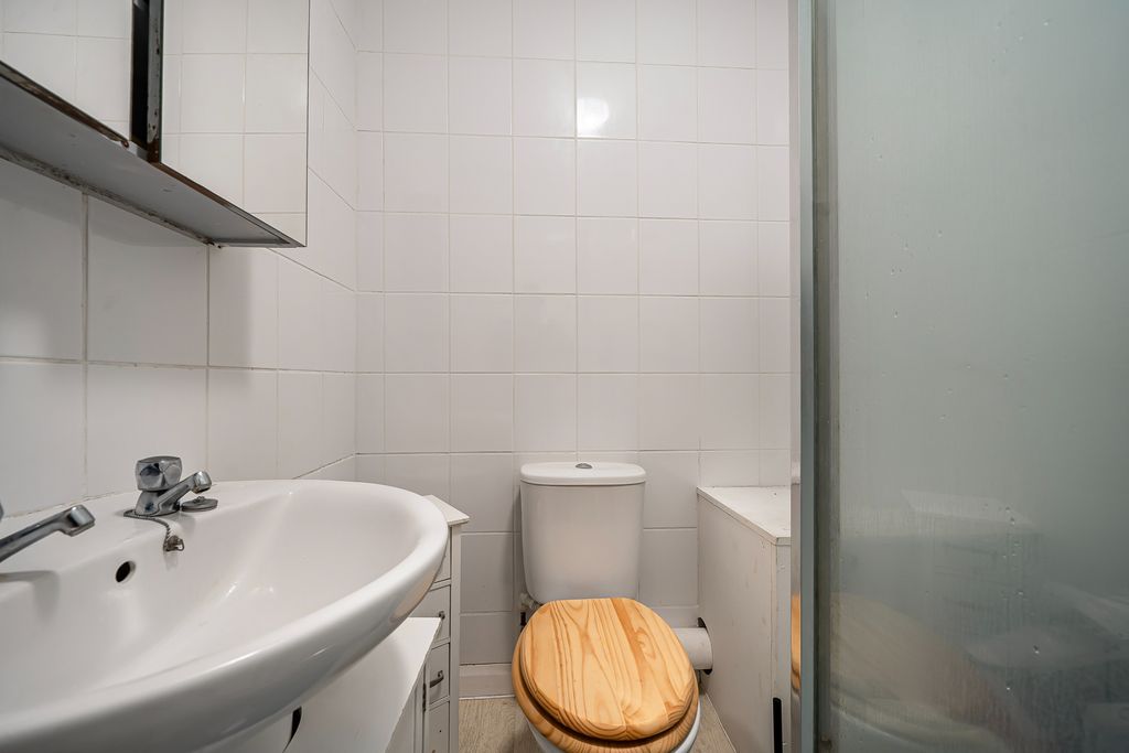 Additional image 12 of 1 bed flat for saleForlease Rd, Maidenhead SL6