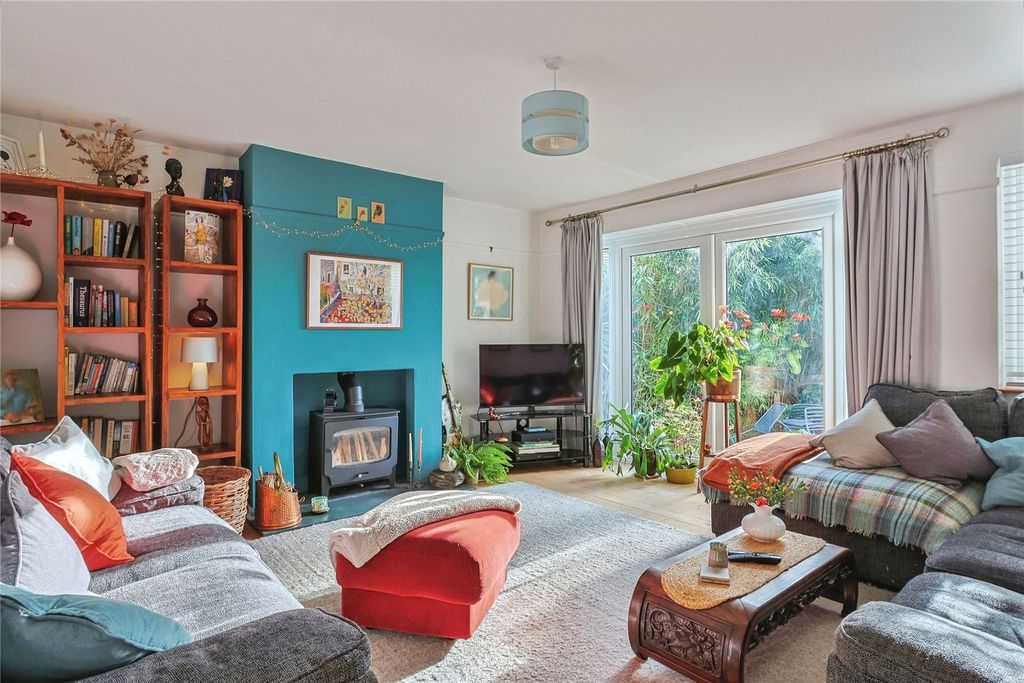 Property photo 2 of 29 Picture No. 25