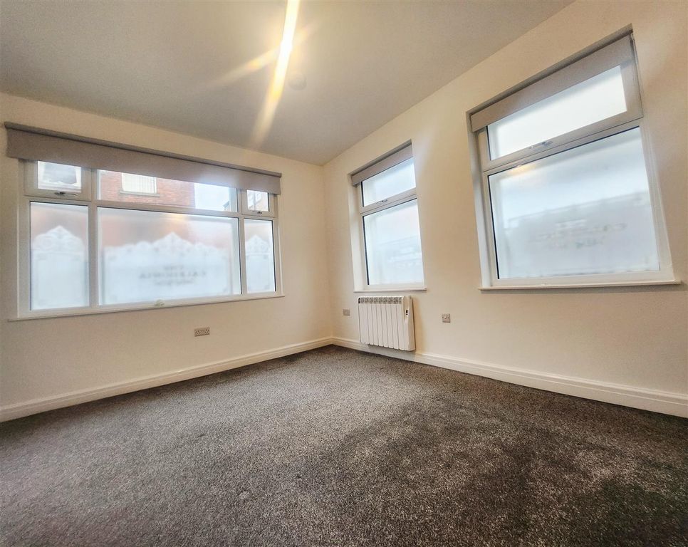 Property photo 3 of 8 16.Jpg