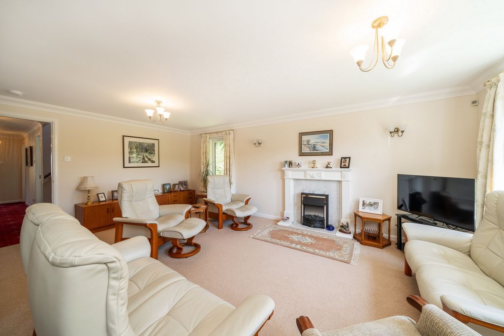 Property photo 2 of 45 Photo 24