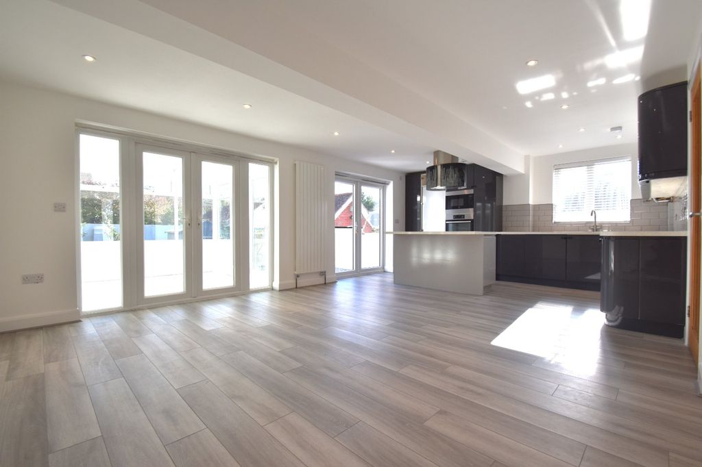 Property photo 2 of 13 Picture No. 05