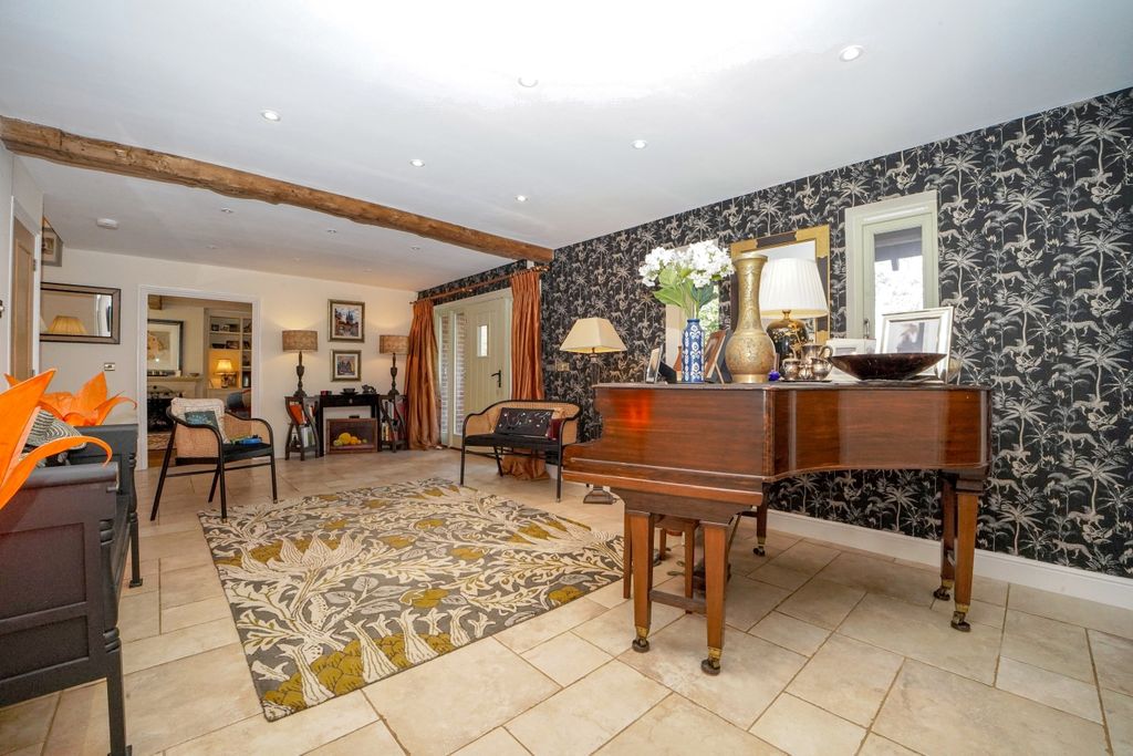 Property photo 2 of 18