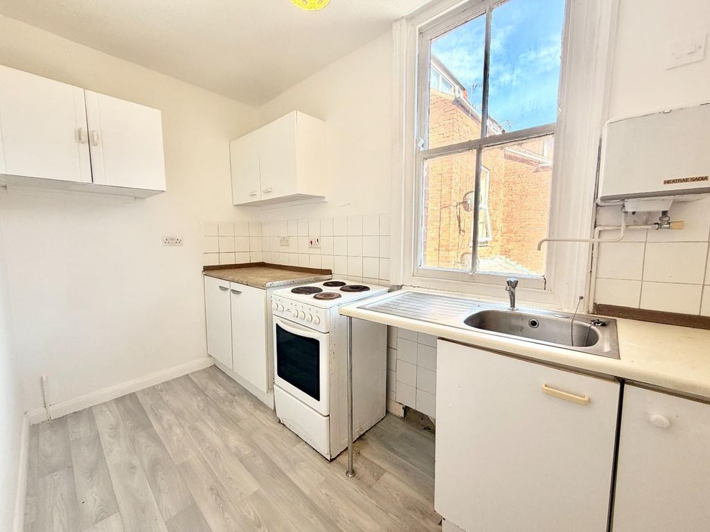 Property photo 3 of 4 Kitchen