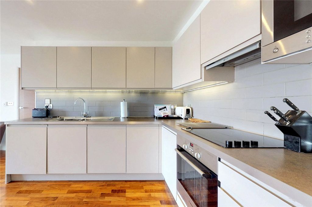 Property photo 3 of 8 Picture No. 06