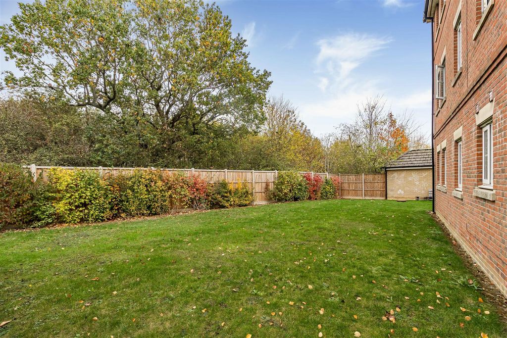 Property photo 2 of 15 4_65772.Jpg