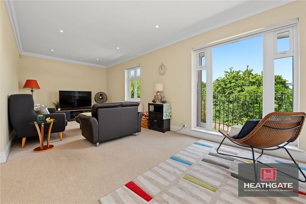 Property photo 2 of 12 Picture-No-12-136