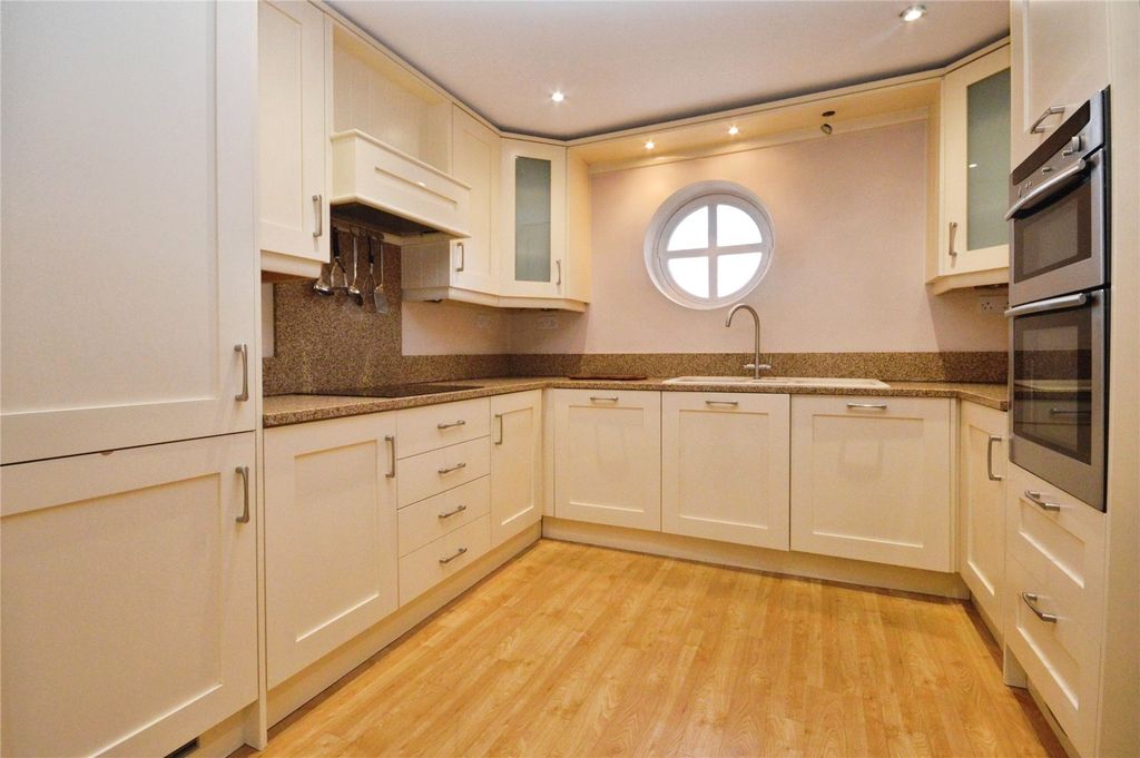 Property photo 2 of 19 Picture No. 05