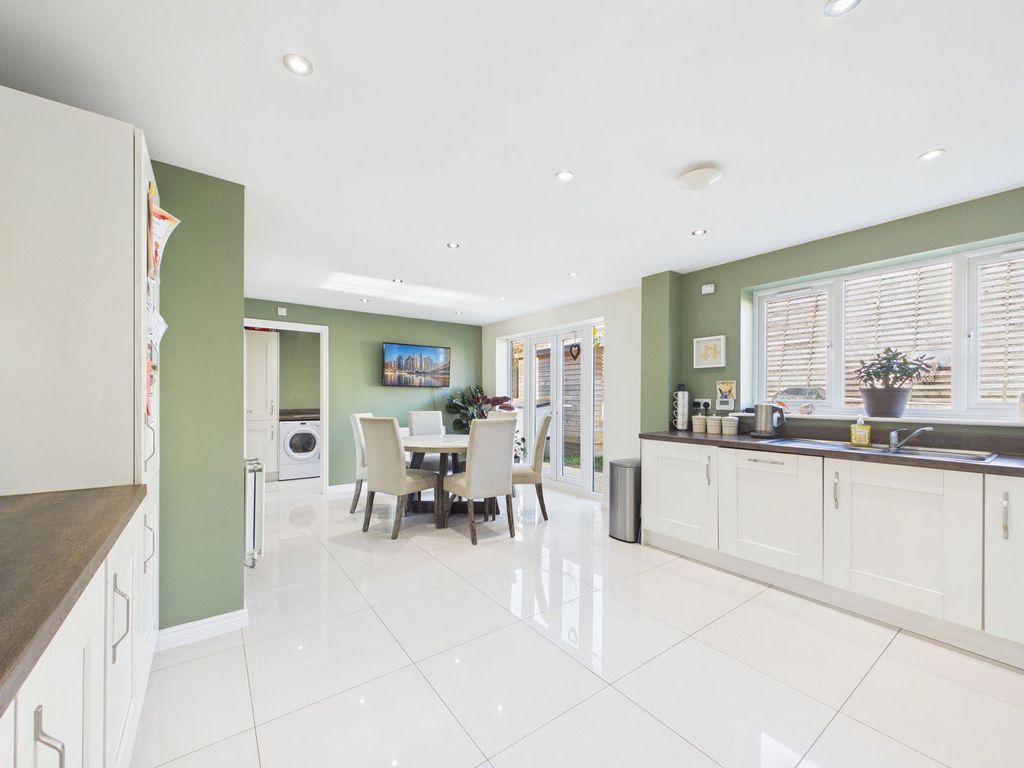 Property photo 3 of 33