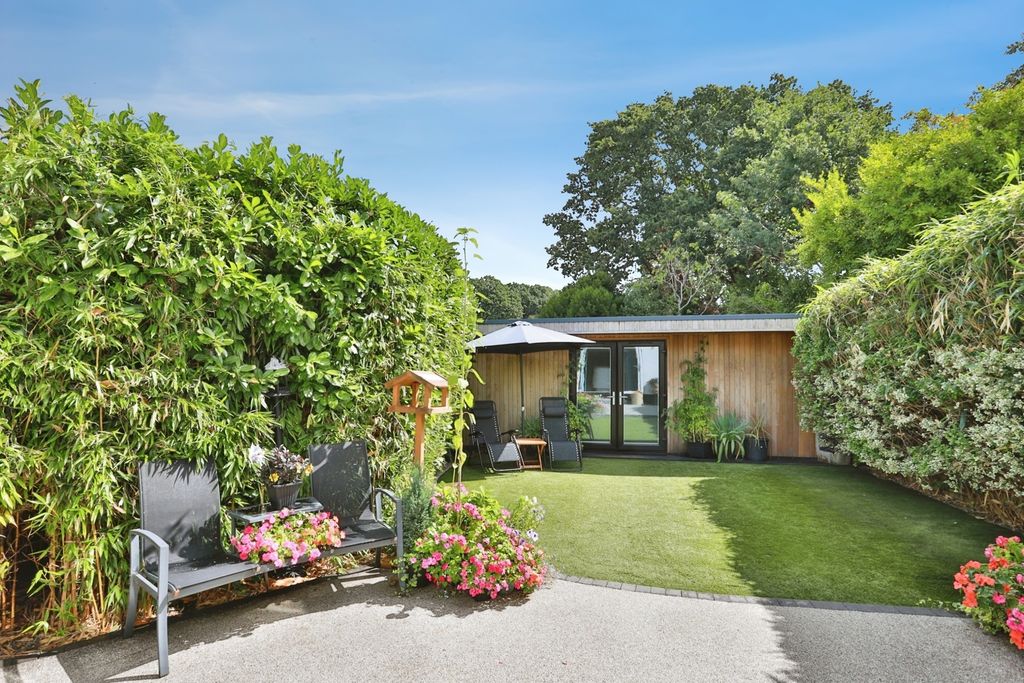 Property photo 2 of 15 Pbox-Img.Jpg