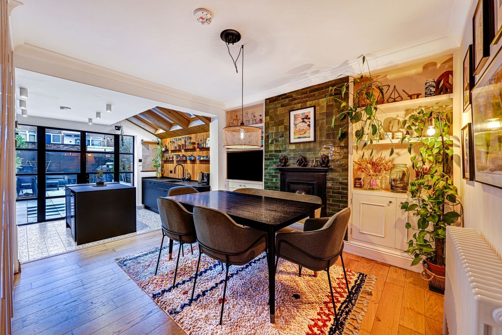 Property photo 2 of 21 Gallery